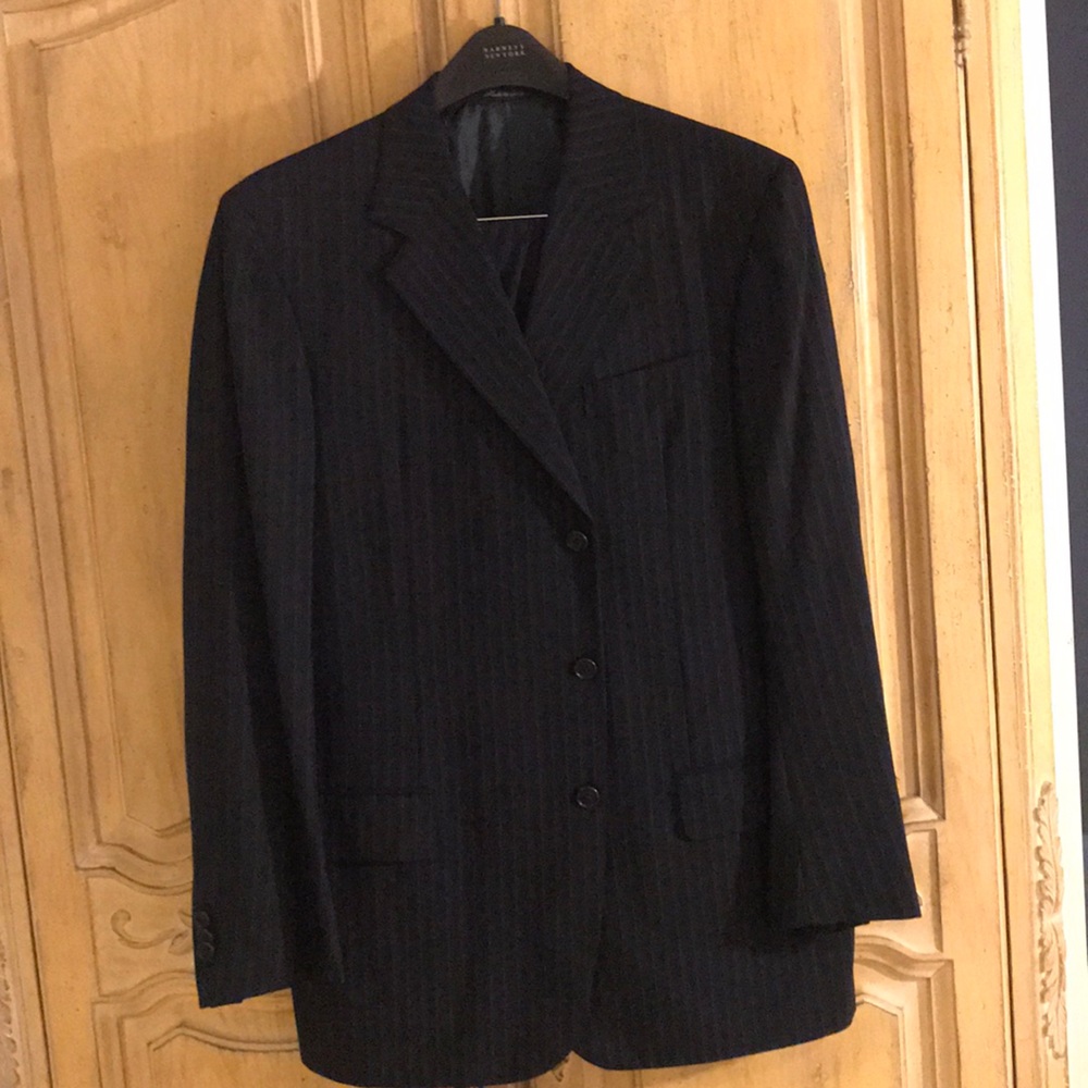Battistoni suit
